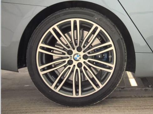 Used 2020 BMW 540i xDrive w/ M Sport Package image 9