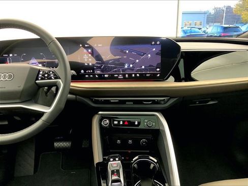 New 2025 Audi Q5 Premium image 8