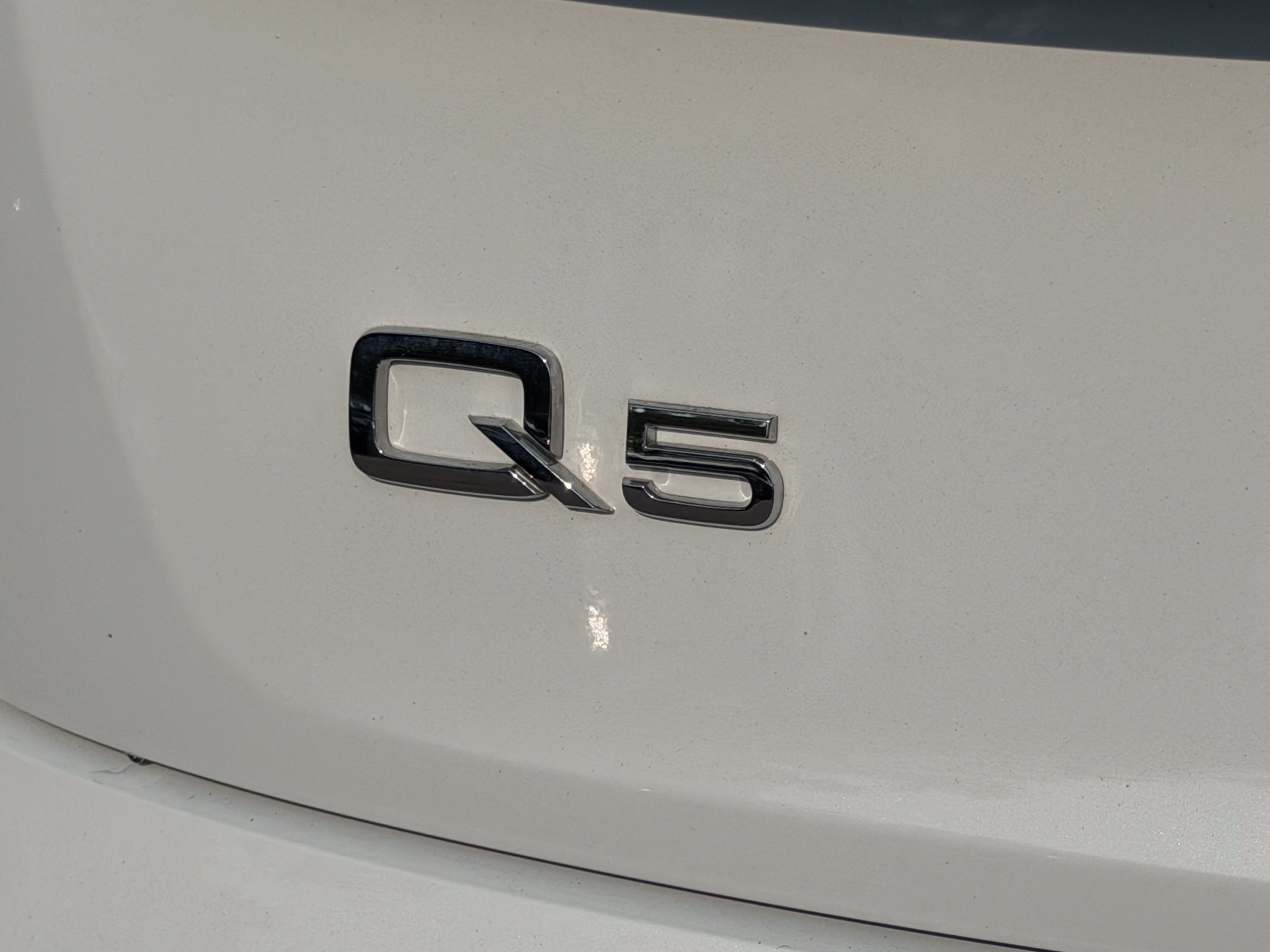 Used 2023 Audi Q5 2.0T Premium w/ Convenience Package AWD/4WD image 28