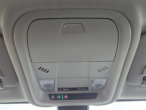 Used 2023 Chevrolet Equinox LT w/ Driver Convenience Package image 36