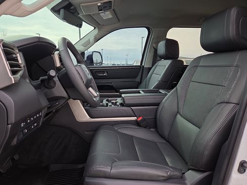 Used 2024 Toyota Tundra Limited image 15