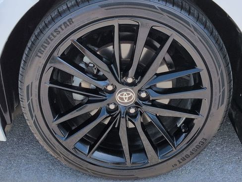 Used 2022 Toyota Camry XSE FWD image 11