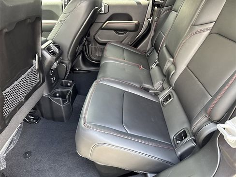 New 2025 Jeep Gladiator Rubicon image 23