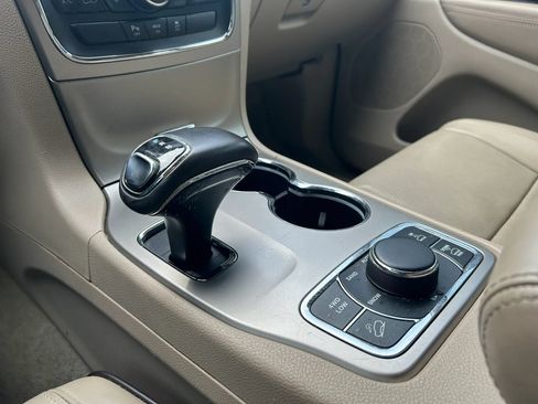Used 2015 Jeep Grand Cherokee Overland AWD/4WD image 27