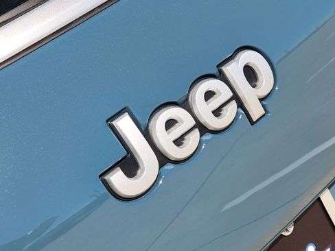 New 2026 Jeep Grand Cherokee L Limited image 13