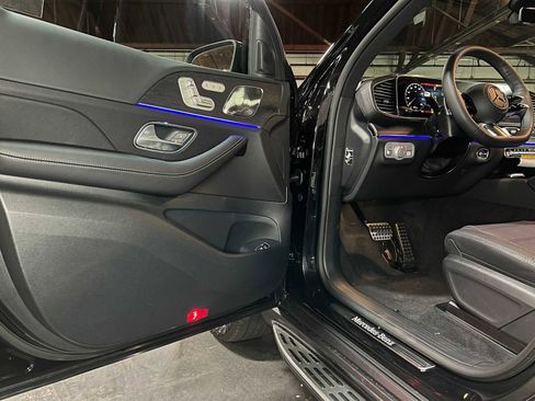 New 2026 Mercedes-Benz GLS 580 4MATIC image 21