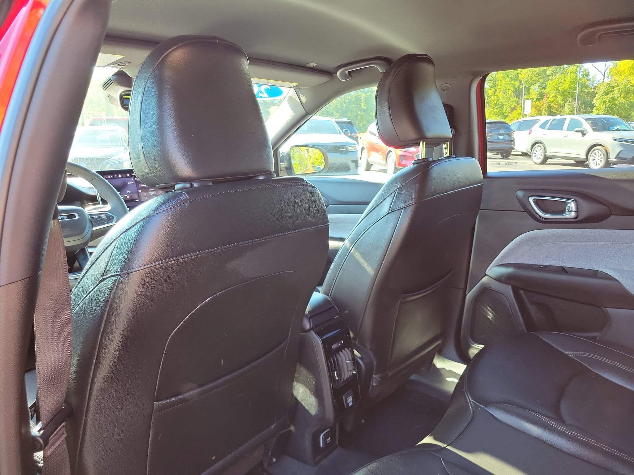 Used 2023 Jeep Compass Latitude AWD/4WD image 23