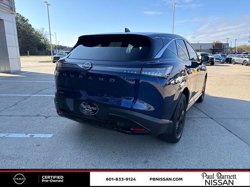 Certified 2025 Nissan Murano SV image 4