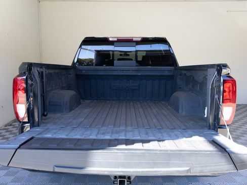 Used 2022 GMC Sierra 1500 Elevation w/ Preferred Package image 15