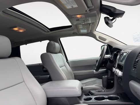 Used 2021 Toyota Sequoia Limited w/ Safety & Convenience Package AWD/4WD image 12