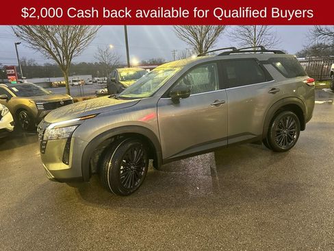 New 2026 Nissan Pathfinder SL image 3