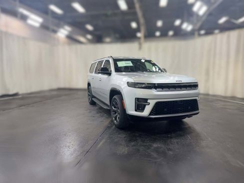 New 2026 Jeep Grand Wagoneer L Limited image 17