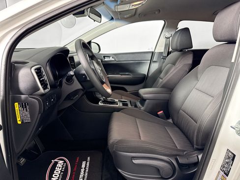 Used 2021 Kia Sportage LX AWD/4WD image 16