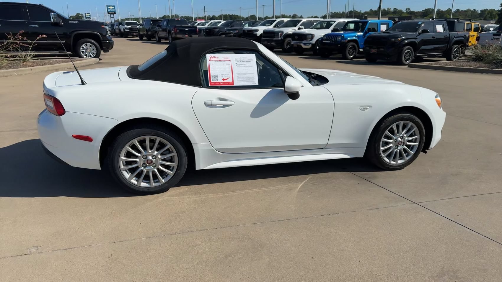 Used 2017 FIAT 124 Spider Classica RWD image 9