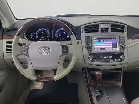 Used 2011 Toyota Avalon Limited FWD image 19
