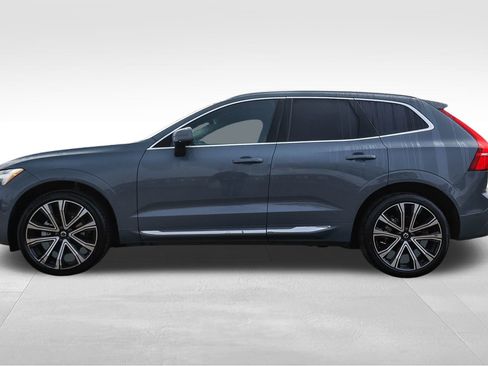 Used 2023 Volvo XC60 B5 Ultimate w/ Climate Package image 9