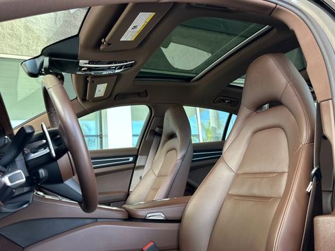 Certified 2023 Porsche Panamera Platinum Edition image 5
