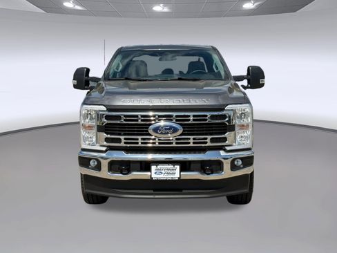 Used 2025 Ford F250 XLT AWD/4WD image 6