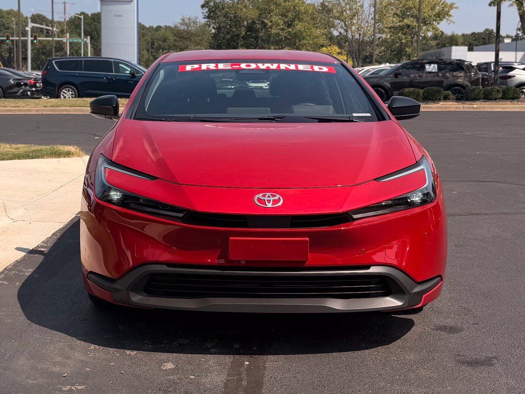 Used 2026 Toyota Prius LE FWD image 3