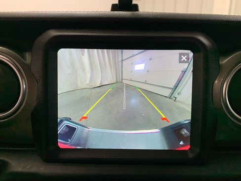 Used 2022 Jeep Gladiator Overland image 7