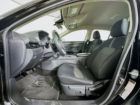 Used 2024 Nissan Sentra SV FWD image 13