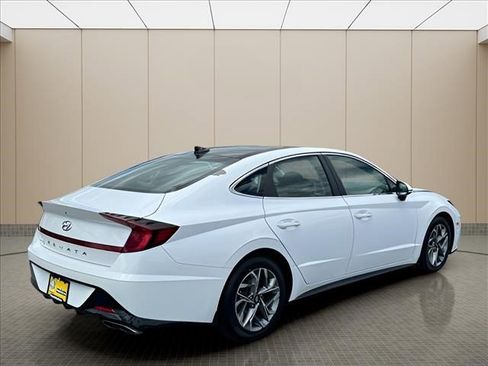 Used 2020 Hyundai Sonata SEL w/ Convenience + Sunroof Package FWD image 3