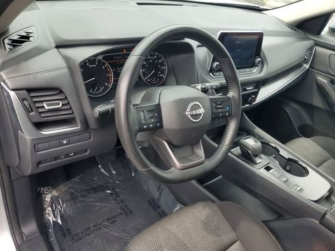 Used 2025 Nissan Rogue SV FWD image 12