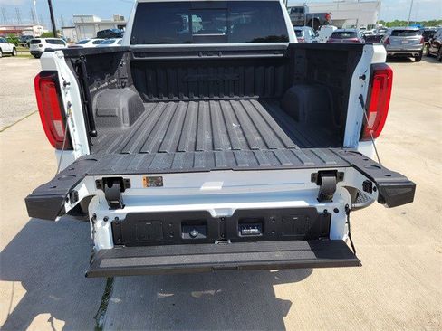 Used 2024 GMC Sierra 1500 AT4X image 30