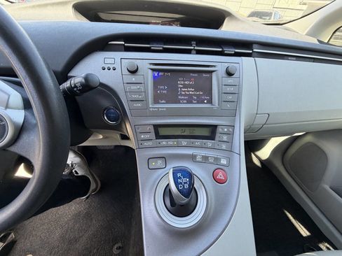 Used 2015 Toyota Prius Three image 17