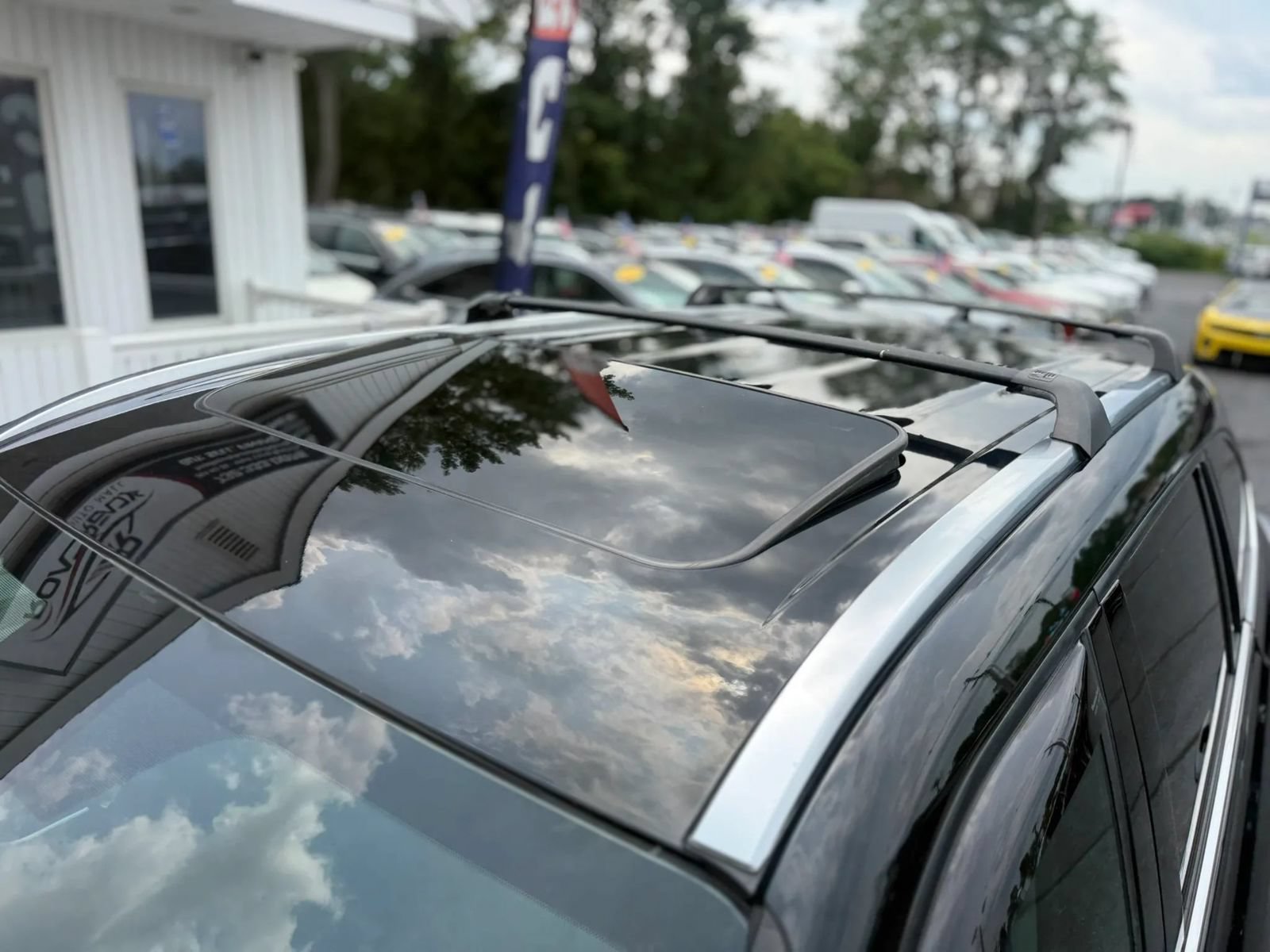 Used 2021 Toyota Highlander XLE AWD/4WD image 61