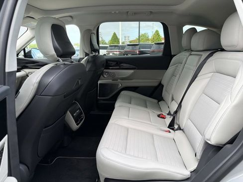 New 2026 Lincoln Nautilus Reserve AWD/4WD image 16