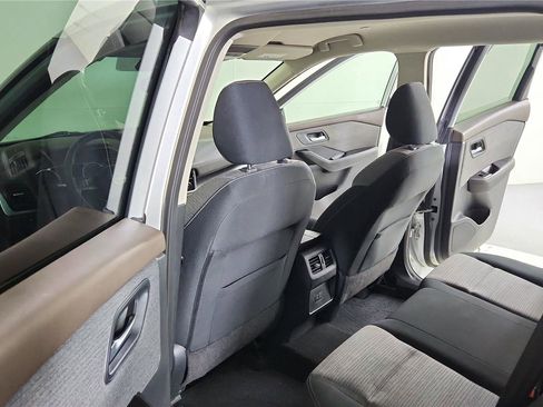 Certified 2022 Nissan Rogue SV image 33