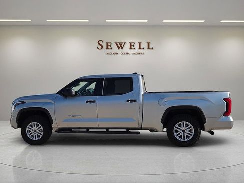 Used 2022 Toyota Tundra SR5 AWD/4WD image 2