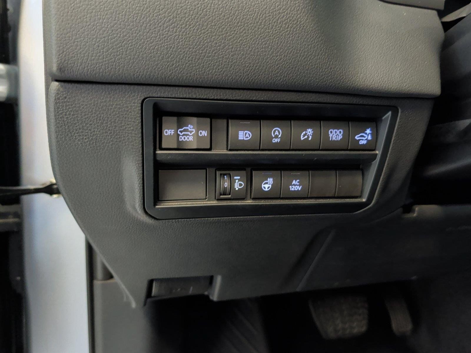 Used 2023 Toyota Tundra Limited w/ Power Package RWD image 17