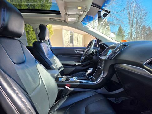 Used 2016 Ford Edge Titanium w/ Technology Package image 21