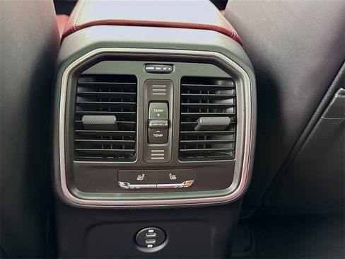 New 2026 Porsche Macan image 27