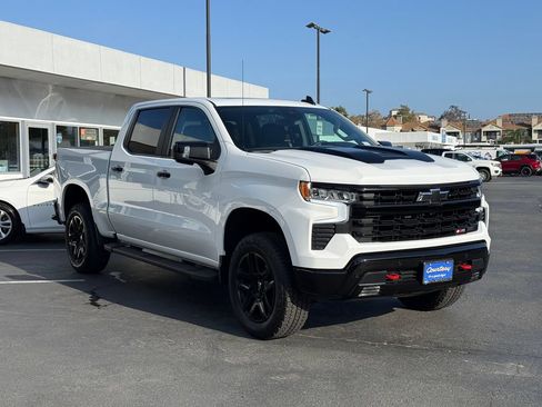 Used 2026 Chevrolet Silverado 1500 LT Trail Boss w/ LT Trail Boss Premium Package AWD/4WD image 5
