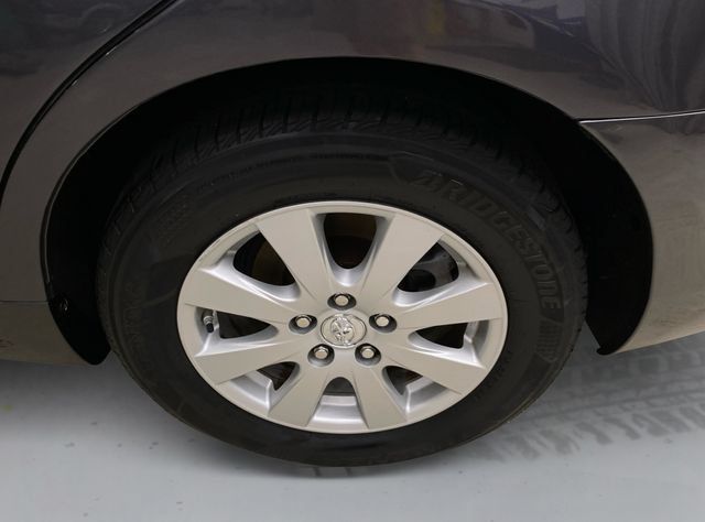 Used 2007 Toyota Camry XLE FWD image 19