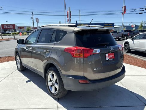 Used 2015 Toyota RAV4 XLE AWD/4WD image 5