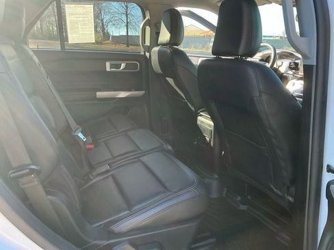 Used 2023 Ford Explorer XLT w/ Equipment Group 202A image 23