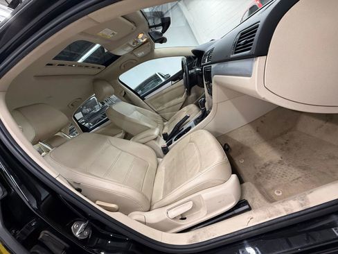 Used 2013 Volkswagen Passat TDI SE FWD image 24