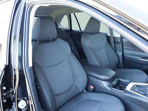 Certified 2025 Toyota RAV4 XLE AWD/4WD image 19