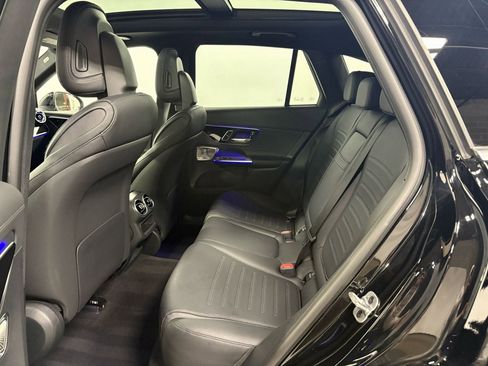 Used 2025 Mercedes-Benz GLC 350e GLC 350e w/ AMG Line image 28