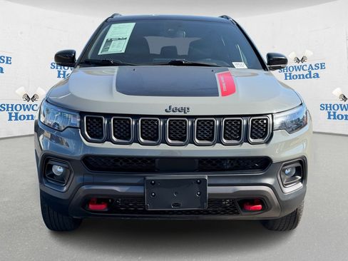 Used 2023 Jeep Compass Trailhawk image 6