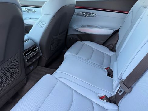New 2026 Genesis GV70 2.5T Advanced AWD/4WD image 15
