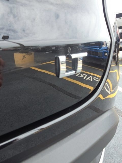 Used 2024 Chevrolet Trax LT FWD image 21