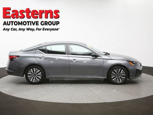 Used 2024 Nissan Altima 2.5 SV FWD image 44