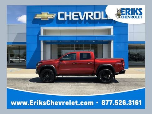 Used 2025 Chevrolet Colorado Trail Boss AWD/4WD image 1