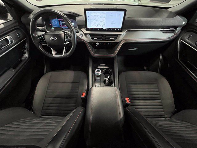 Used 2025 Ford Explorer ST-Line AWD/4WD image 17
