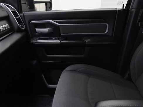 Used 2023 RAM 3500 Big Horn w/ Night Edition image 13
